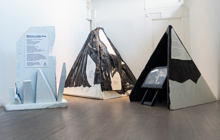 The exhibition "History Melts Ahead".