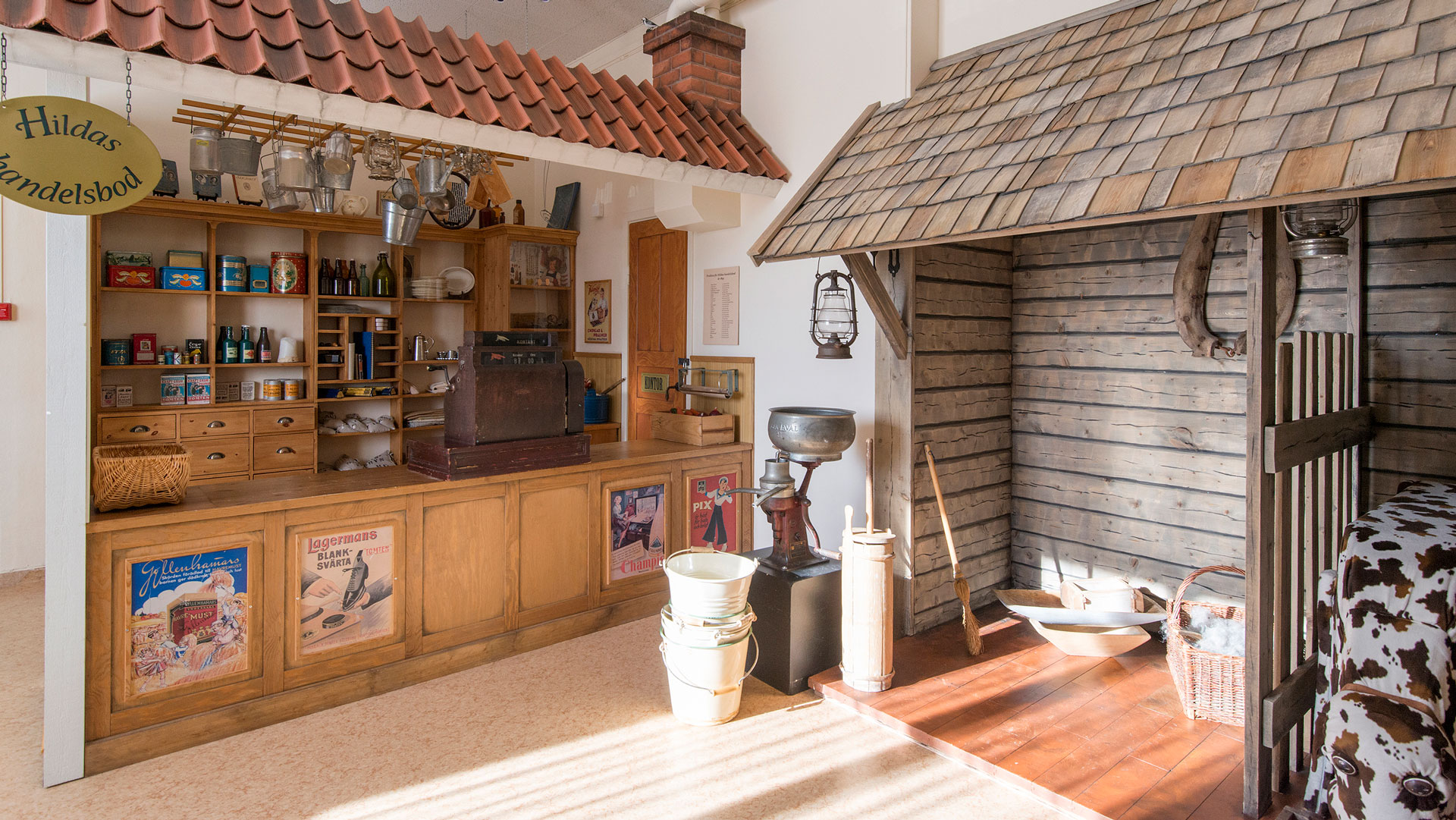 'Handelsbod och ladugård i utställningen'